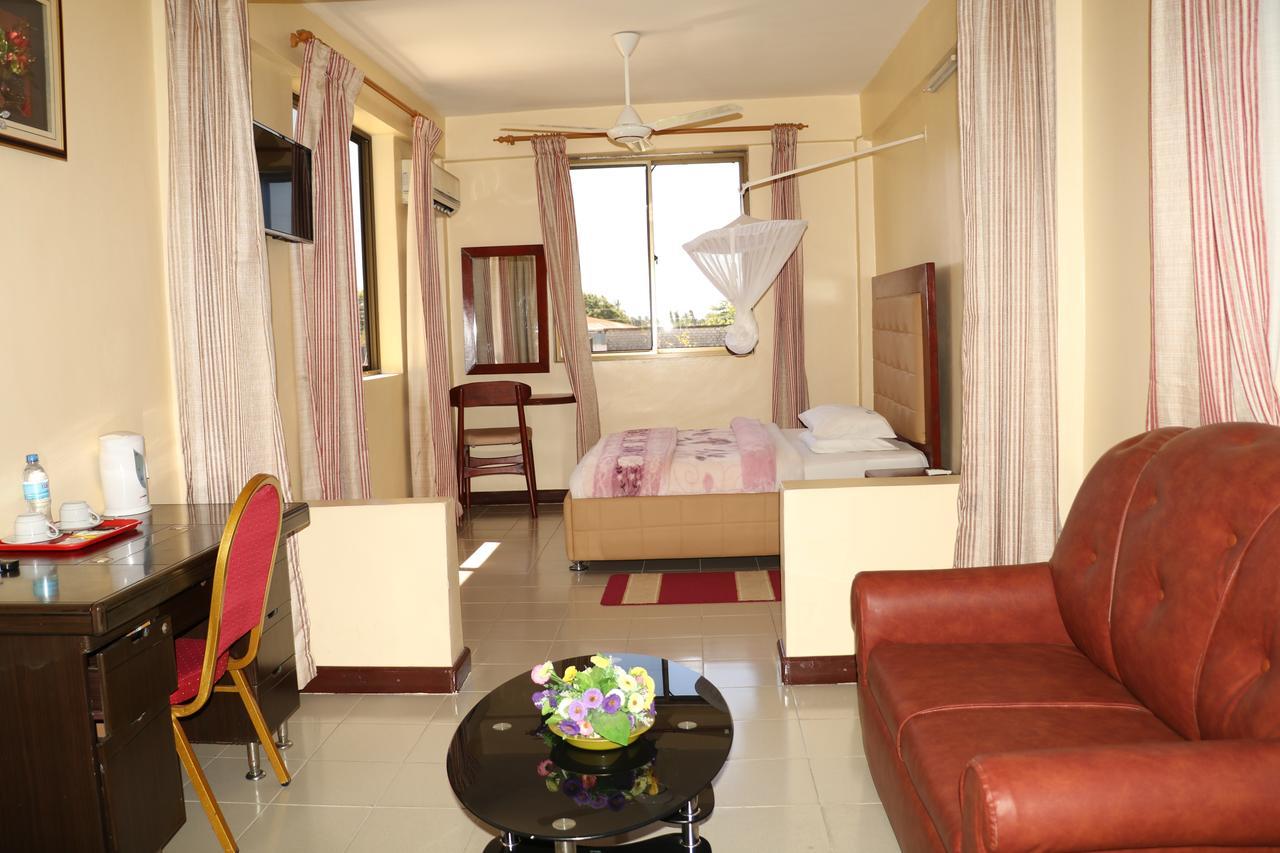 Dolphin Hotel Tanga Ngoại thất bức ảnh